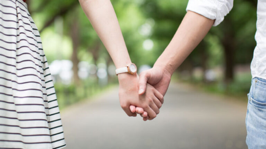 Is it okay to wear your wedding ring all the time? When should you take it off in daily life?