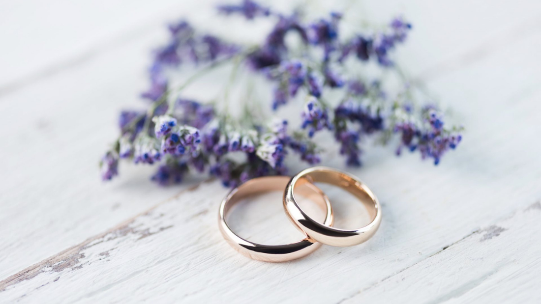 What is the appeal of delicate wedding rings?