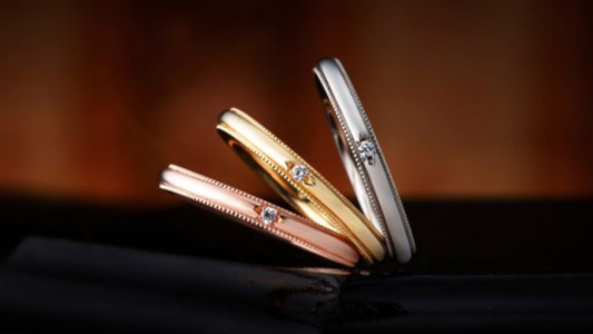 What are the popular colors for wedding rings? Comparing white tones, yellow, and pink!