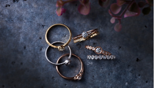 neu spur handcrafted wedding rings with unique sunlight-inspired patterns