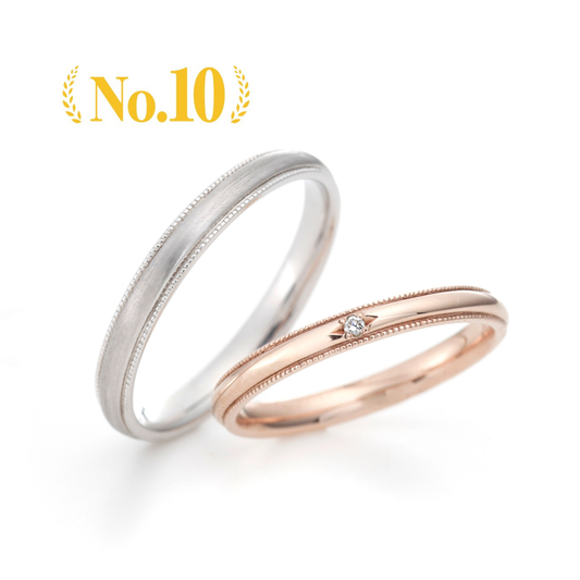 "antique and European wedding ring （wedding band,marriage ring）from the Aglobe japan's cherluv collection.
Platinum900 and K18 Pink Gold（rose gold） wedding ring （wedding band,marriage ring） with luxury texture.
Straight type Milled rings.
Rings with surface treatment."