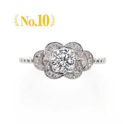 "AGLOBE JAPAN's ECTURO bridal ring with lab-grown diamond in straight design.
Platinum900 engagement ring with antique and luxurytexture."