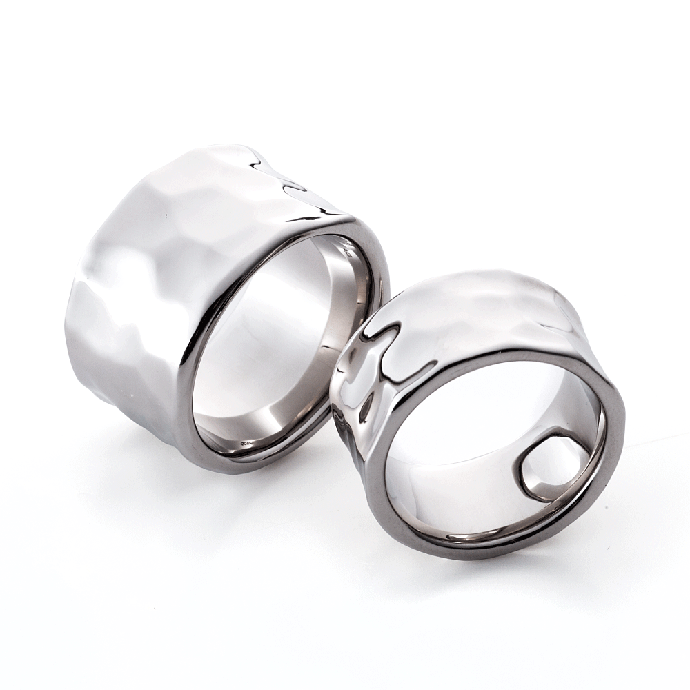 "unique,casual and Simple wedding ring （wedding band,marriage ring）from the Aglobe japan's danielbecks collection.
Platinum900 wedding ring （wedding band,marriage ring） with standard texture.
"