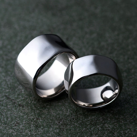 "unique,casual and Simple wedding ring （wedding band,marriage ring）from the Aglobe japan's danielbecks collection.
Platinum900 wedding ring （wedding band,marriage ring） with standard texture.
"