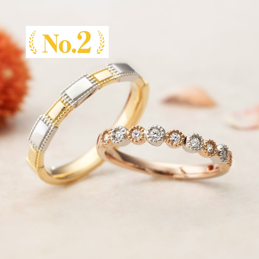 "antique wedding t ring from the Aglobe japan Amour Amulet collection.
Combination marriage ring（wedding ring,wedding band） in platinum and K18 pink gold（K18 Yellow Gold）.
Rings with milling"