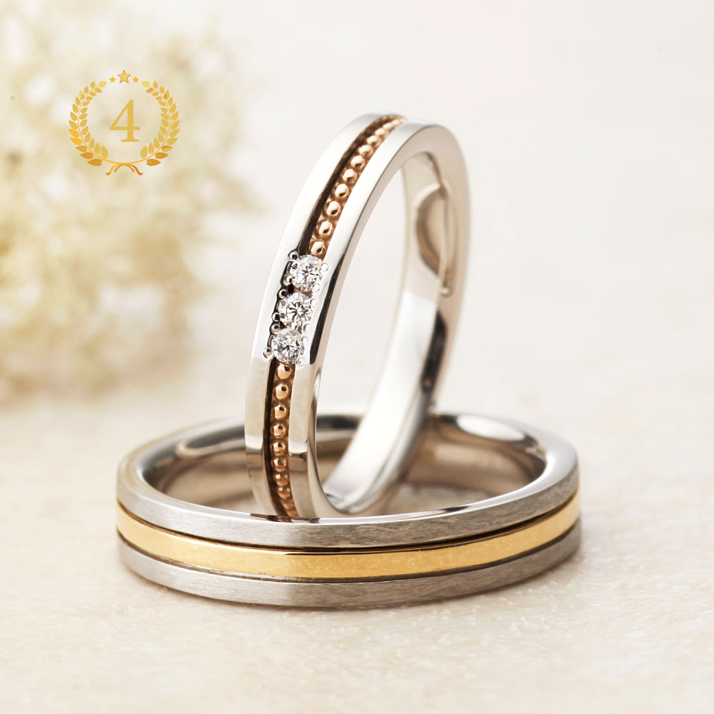 "antique wedding t ring from the Aglobe japan Amour Amulet collection.
Combination marriage ring（wedding ring,wedding band） in platinum and K18 pink gold（K18 Yellow Gold）.
Rings with surface treatment."