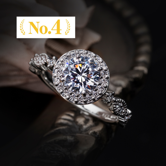 "AGLOBE JAPAN's ECTURO bridal ring with lab-grown diamond in straight design.
Platinum900 engagement ring with antique and luxurytexture."