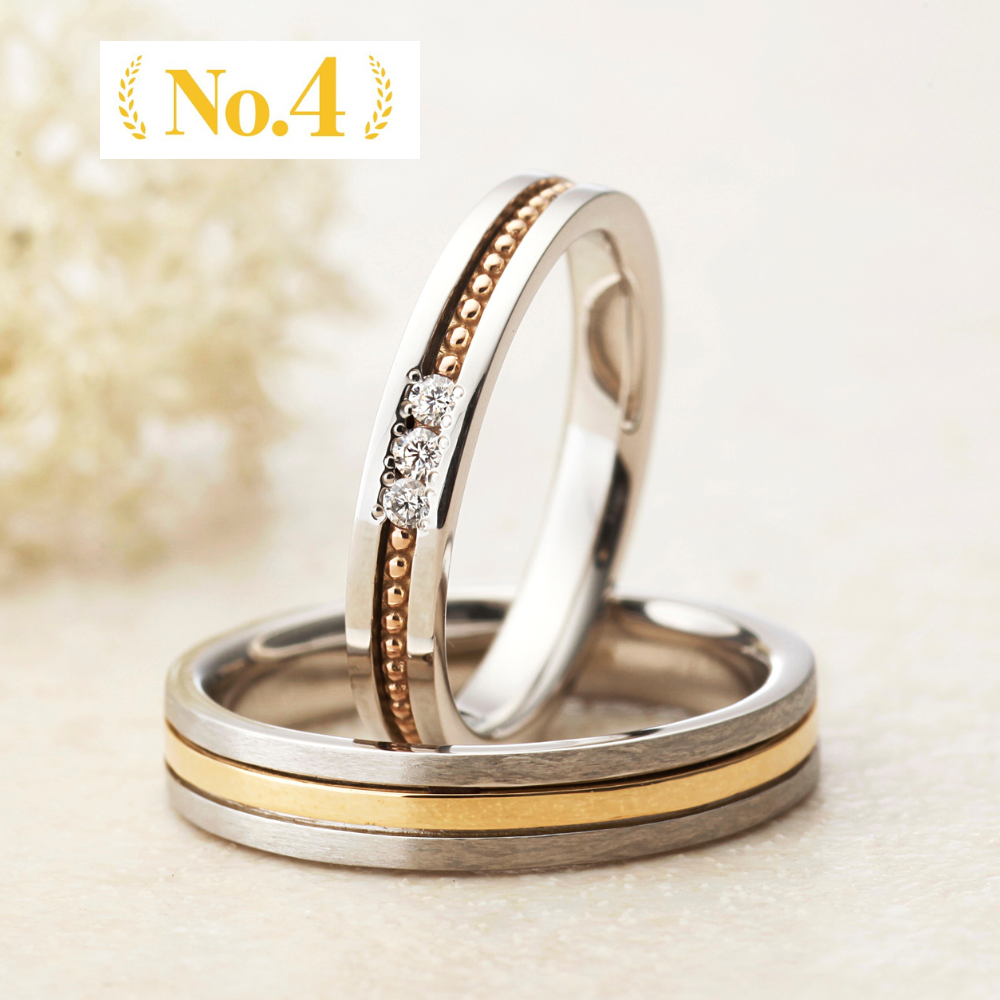 "antique wedding t ring from the Aglobe japan Amour Amulet collection.
Combination marriage ring（wedding ring,wedding band） in platinum and K18 pink gold（K18 Yellow Gold）.
Rings with surface treatment."