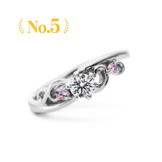 "AGLOBE JAPAN's milk and strawberry bridal ring with lab-grown diamond in Wave design.
Platinum900 engagement ring with cute,simple and standard texture.
Natural and rare pink diamond set in wedding ring."