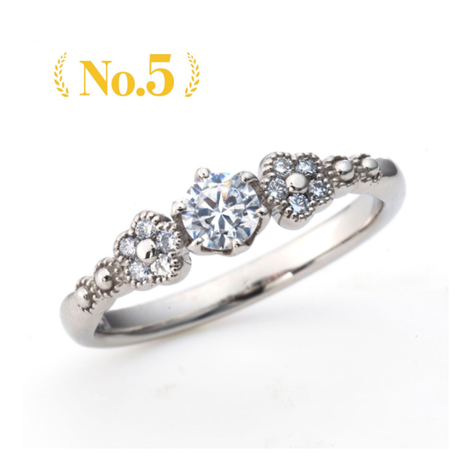 "AGLOBE JAPAN's PRIMA PORTAt bridal ring with lab-grown diamond in Straight design.
Platinum900 engagement ring with antique,European,luxury and Simple texture.
Rings with milling"