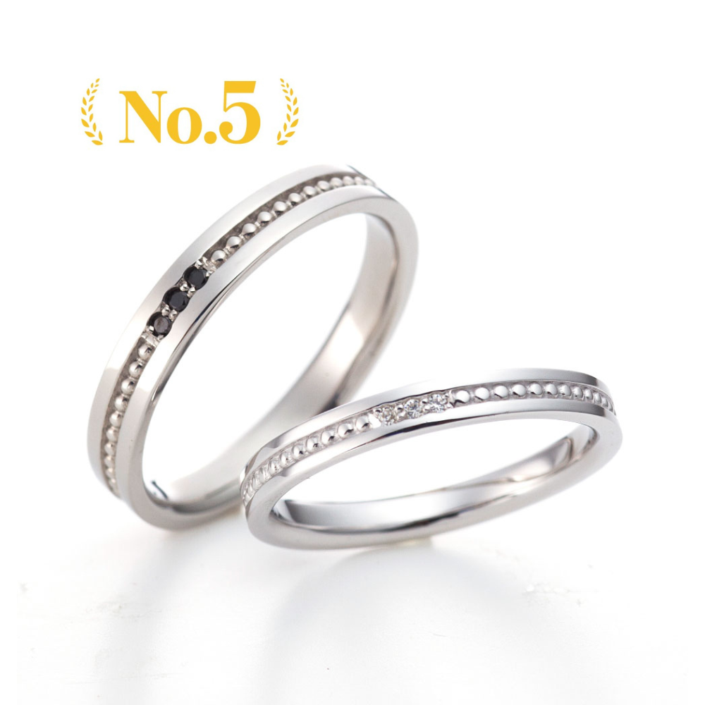 "simple and standard wedding ring （wedding band,marriage ring）from the Aglobe japan's paveochocolat collection.
Platinum900 wedding ring （wedding band,marriage ring） with luxury and European texture.
Men’s wedding band with black diamond in platinum setting
Rings with milling."