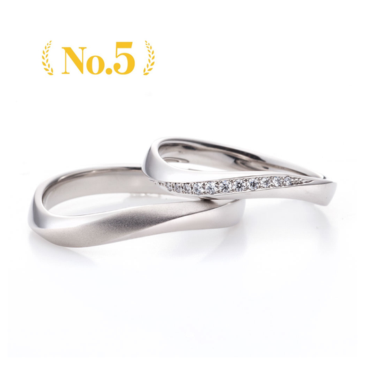 "Japanesestyle wedding ring （wedding band,marriage ring）from the Aglobe japan's ironoha collection.
Platinum900 wedding ring （wedding band,marriage ring） with simple and standard texture.
Rings with surface treatment."