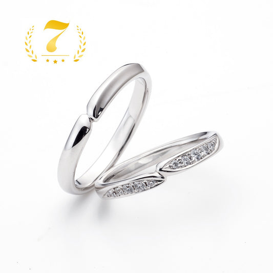 "antique and luxury wedding ring （wedding band,marriage ring）from the Aglobe japan's ECTURO collection.
Platinum900 wedding ring （wedding band,marriage ring） with unique and European texture."
