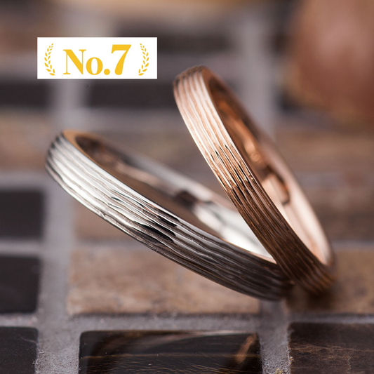 "simple and standard wedding ring （wedding band,marriage ring）from the Aglobe japan's paveochocolat collection.
Platinum900 and  K18 Pink Gold（rose gold） wedding ring （wedding band,marriage ring） with luxury and European texture.
"