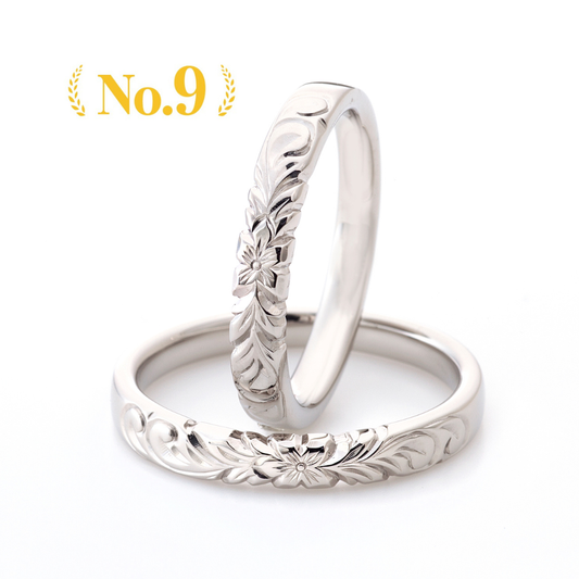 "casual and Hawaiian wedding ring （wedding band,marriage ring）from the Aglobe japan's mauoli collection.
K18 White Gold wedding ring （wedding band,marriage ring） with unique texture.
Hawaiian gold wedding band with LEI engraving and vintage fin