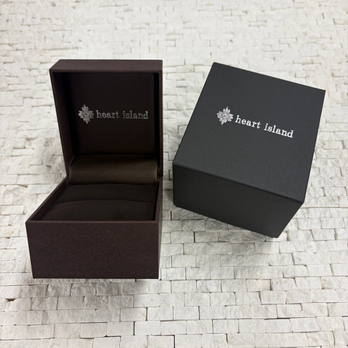 Original AGLOBE JAPAN branded ring box（image of jewelry case） with logo for engagement or wedding ring（wedding bands） gift packaging