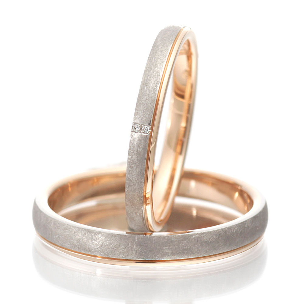 "Japanesestyle and unique wedding ring （wedding band,marriage ring）from the Aglobe japan's ennowa collection.
Combination marriage ring（wedding ring,wedding band） in platinum and K18 pink gold（K18 Yellow Gold）.
Combination wedding ring （wedding band,marriage ring） with Simple and natural texture.
Rings with surface treatment.
Ring made using traditional Japanese forging technique.
Close-up of hand-forged wedding ring （wedding band）.
"