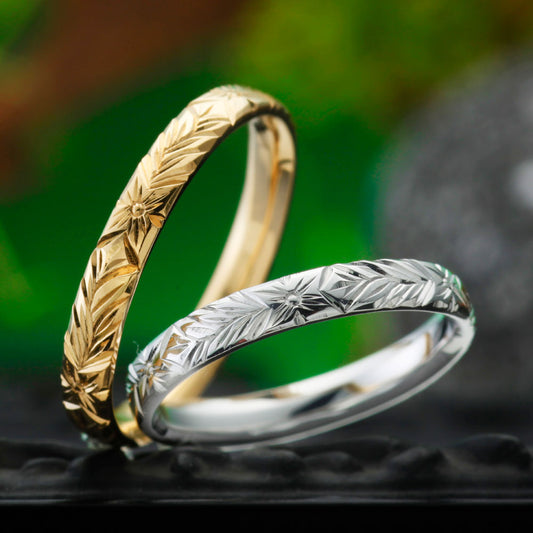 "Hawaiian wedding ring （wedding band,marriage ring）from the Aglobe japan's HEART ISLAND collection.
K18 Yellow Gold（K18 White Gold） wedding ring （wedding band,marriage ring） with unique texture.
Hawaiian gold wedding band with OHANA engraving and vintage finish."