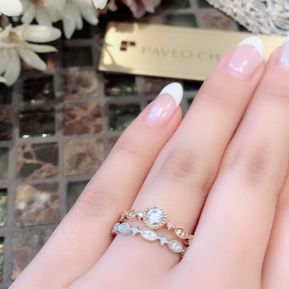 Lab-grown diamond engagement ring and wedding band （wedding ring）worn together