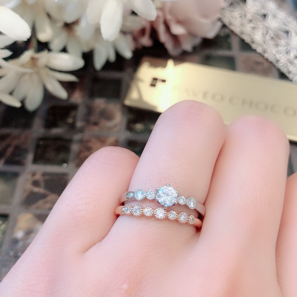 Lab-grown diamond engagement ring and wedding band （wedding ring）worn together