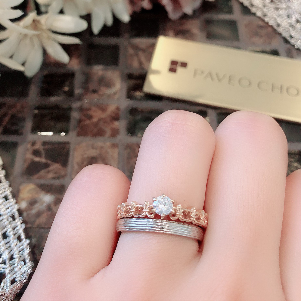 Lab-grown diamond engagement ring and wedding band （wedding ring）worn together