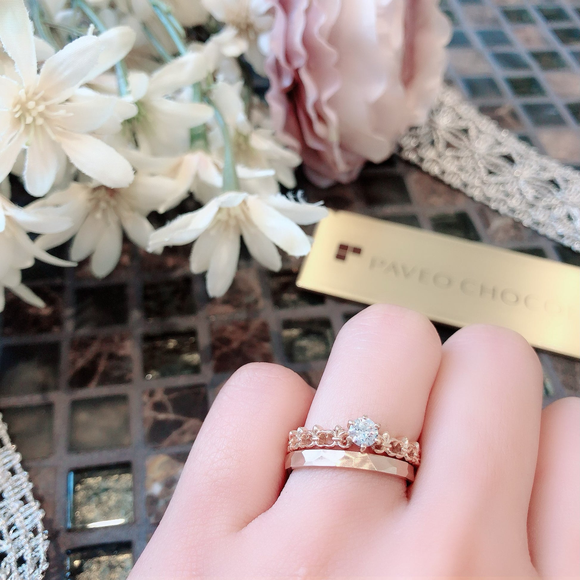 Lab-grown diamond engagement ring and wedding band （wedding ring）worn together