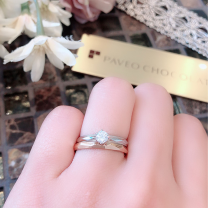 Lab-grown diamond engagement ring and wedding band （wedding ring）worn together
