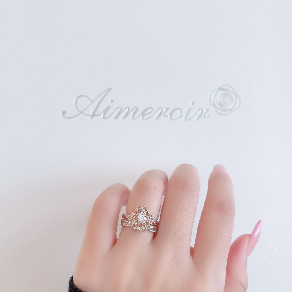 Lab-grown diamond engagement ring and wedding band （wedding ring）worn together