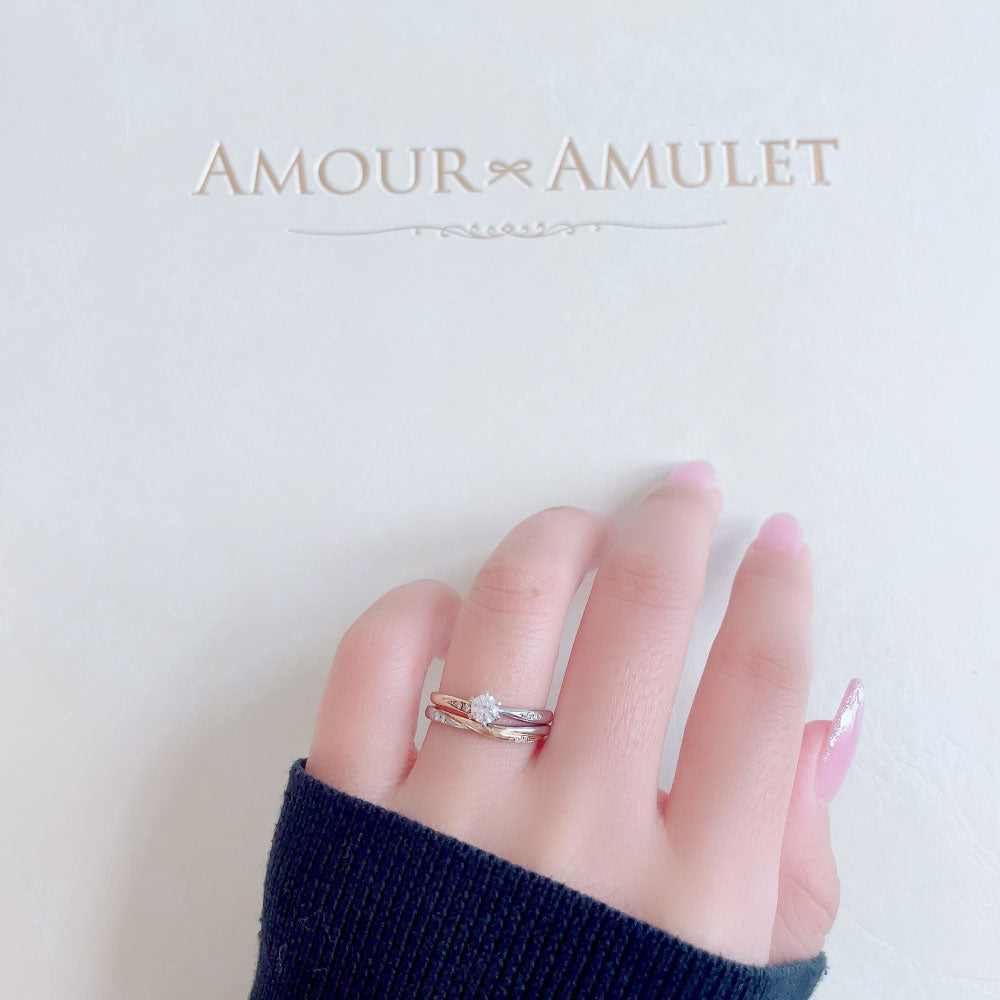 Lab-grown diamond engagement ring and wedding band （wedding ring）worn together