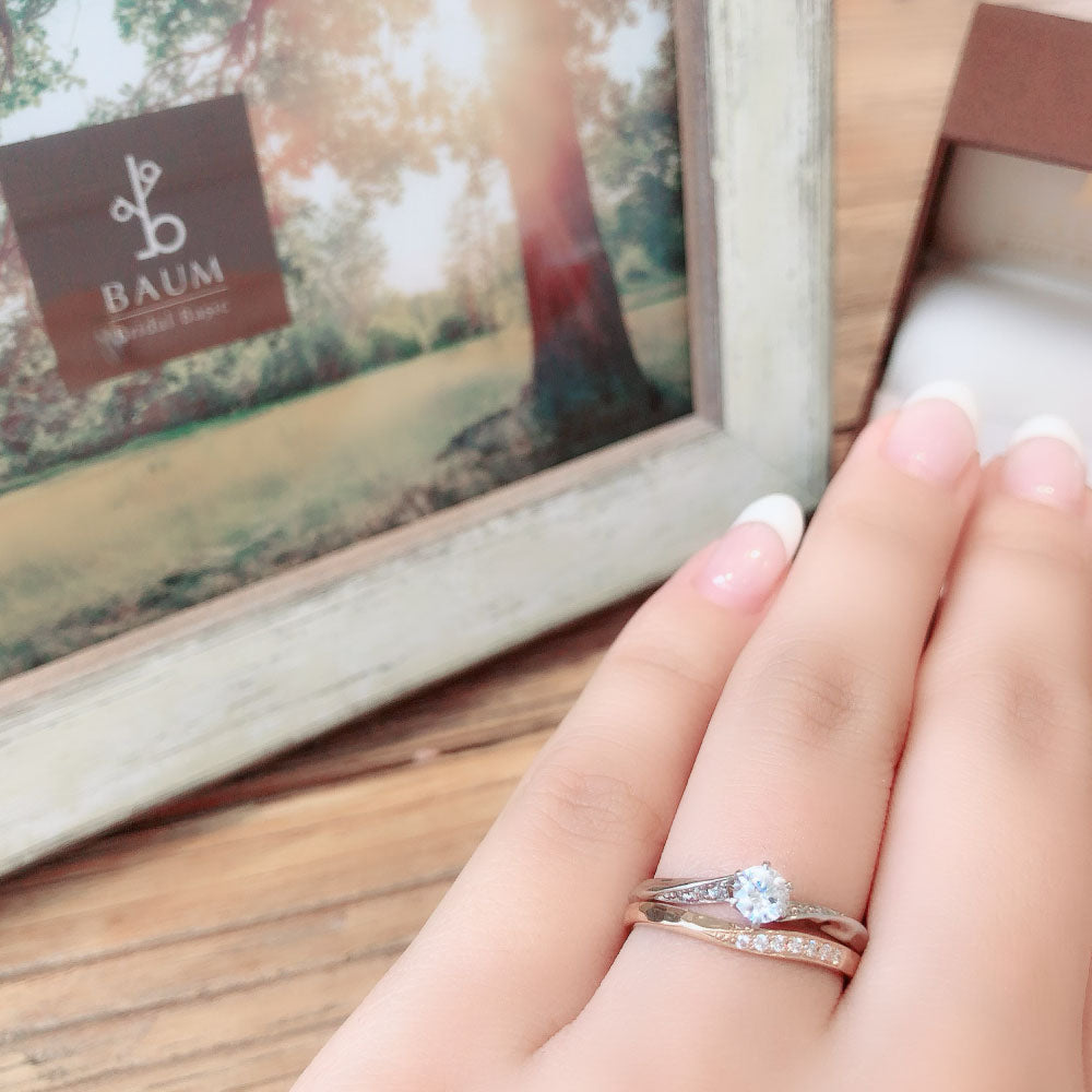 Lab-grown diamond engagement ring and wedding band （wedding ring）worn together
