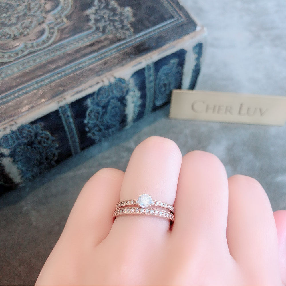 Lab-grown diamond engagement ring and wedding band （wedding ring）worn together