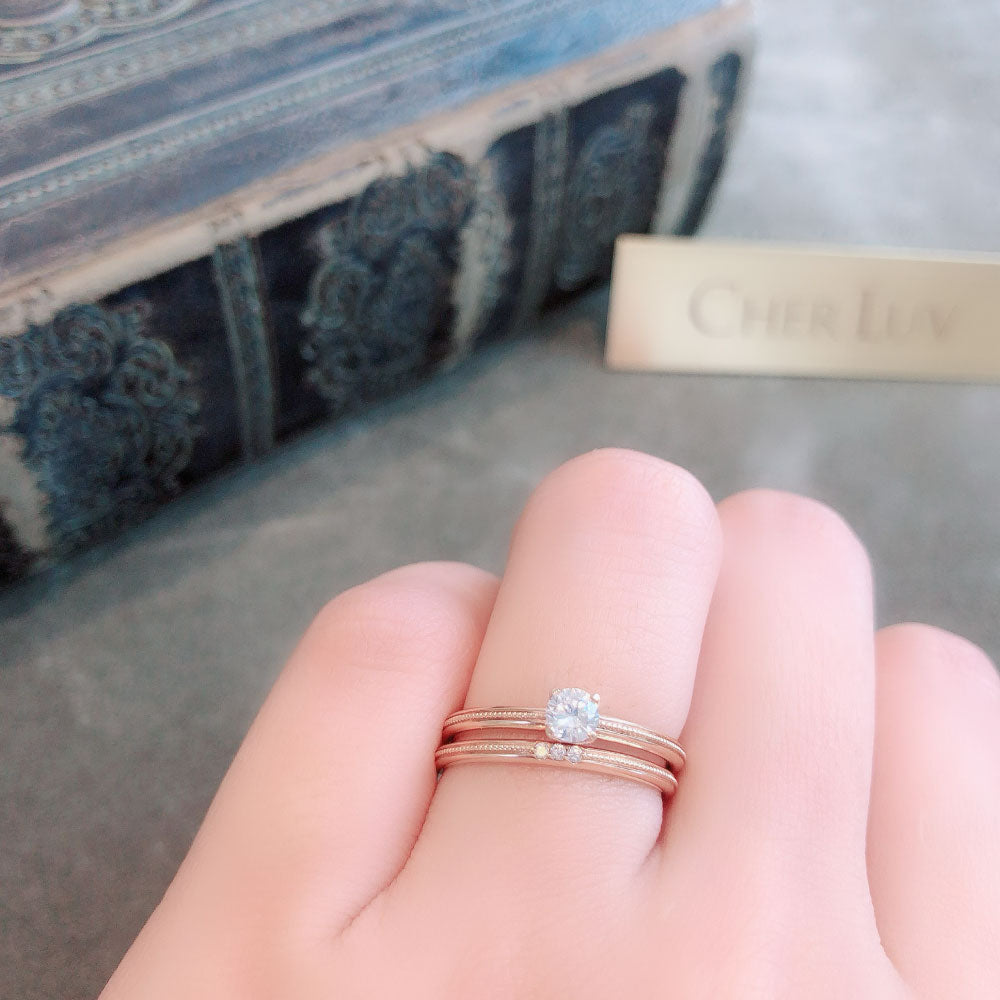 Lab-grown diamond engagement ring and wedding band （wedding ring）worn together