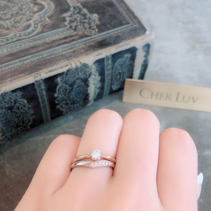 Lab-grown diamond engagement ring and wedding band （wedding ring）worn together