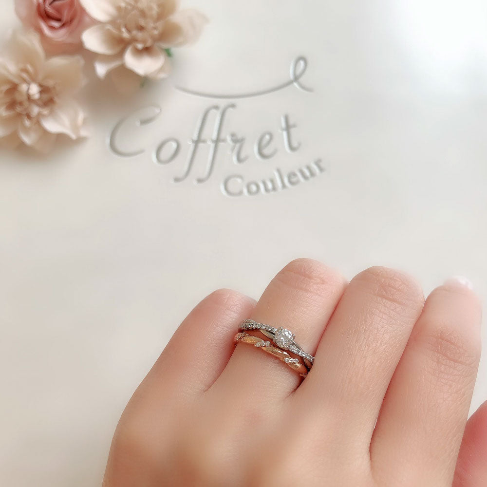 Lab-grown diamond engagement ring and wedding band （wedding ring）worn together