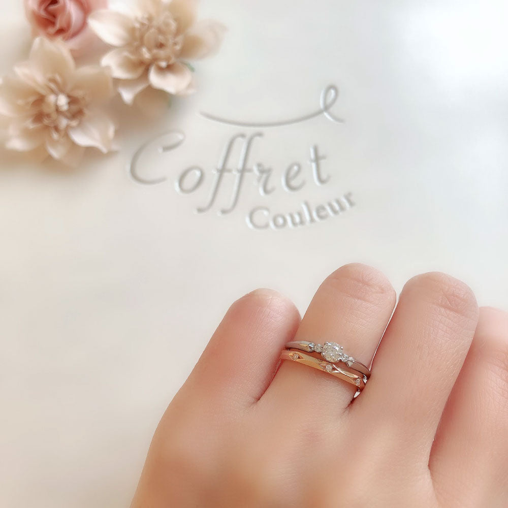 Lab-grown diamond engagement ring and wedding band （wedding ring）worn together