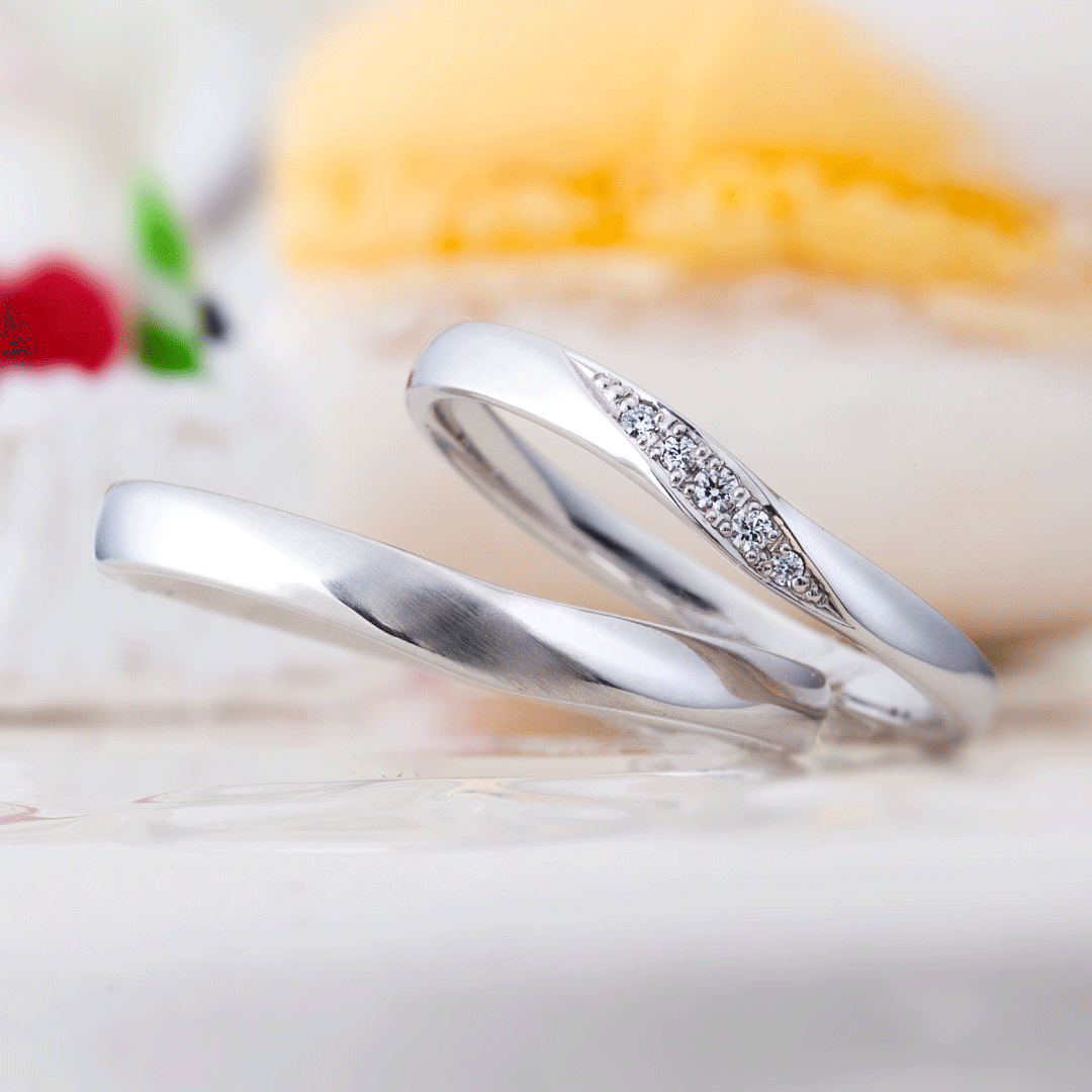 "cute,unique,simple and standard wedding ring （wedding band,marriage ring）from the Aglobe japan's Coffret Couleur collection.
Platinum900 wedding ring （wedding band,marriage ring） with luxury and European texture.
"