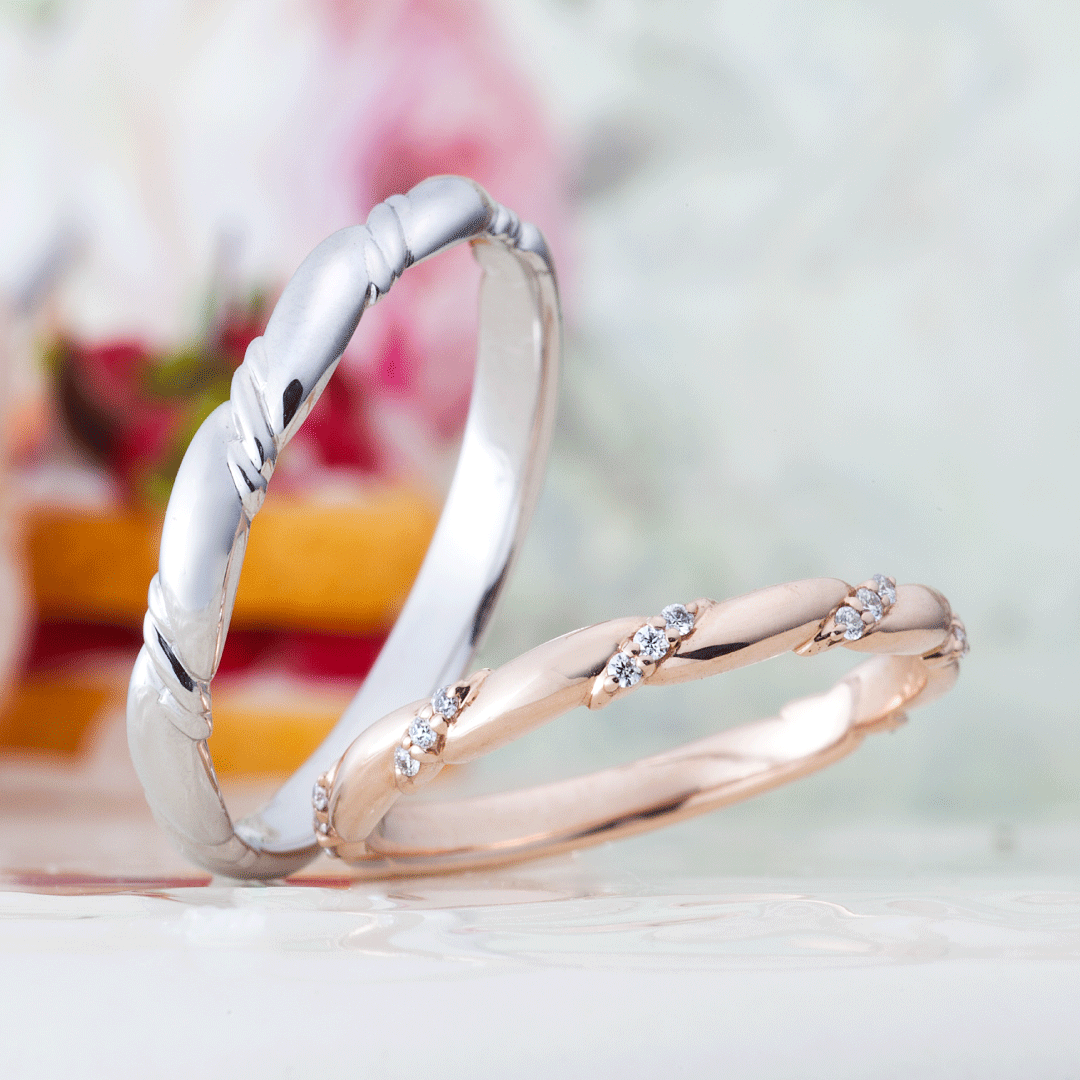 "cute,unique,simple and standard wedding ring （wedding band,marriage ring）from the Aglobe japan's Coffret Couleur collection.
K18 pink gold（rose gold）and Platinum900 wedding ring （wedding band,marriage ring） with luxury and European texture.
"