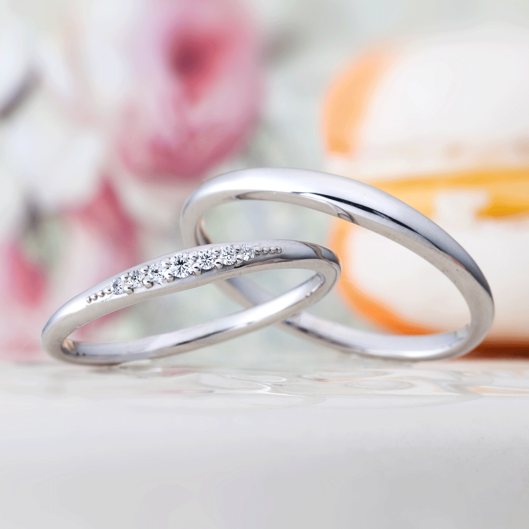 "cute,unique,simple and standard wedding ring （wedding band,marriage ring）from the Aglobe japan's Coffret Couleur collection.
K18 pink gold（rose gold）and Platinum900 wedding ring （wedding band,marriage ring） with luxury and European texture.
Platinum900 wedding ring （wedding band,marriage ring） with luxury and European texture.
"