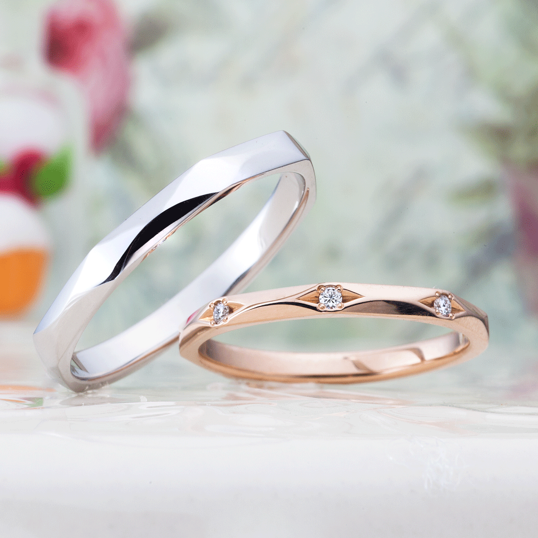 "cute,unique,simple and standard wedding ring （wedding band,marriage ring）from the Aglobe japan's Coffret Couleur collection.
K18 pink gold（rose gold）and Platinum900 wedding ring （wedding band,marriage ring） with luxury and European texture.
"