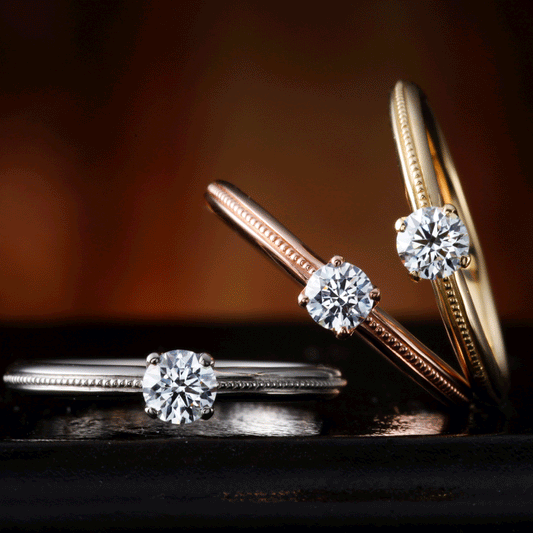"AGLOBE JAPAN's cherluv bridal ring with lab-grown diamond in Straight design.
K18 pink gold（rose gold）,K18 Yellow Gold and K18 White Gold engagement ring with antique and European texture.
Straight type Milled rings."