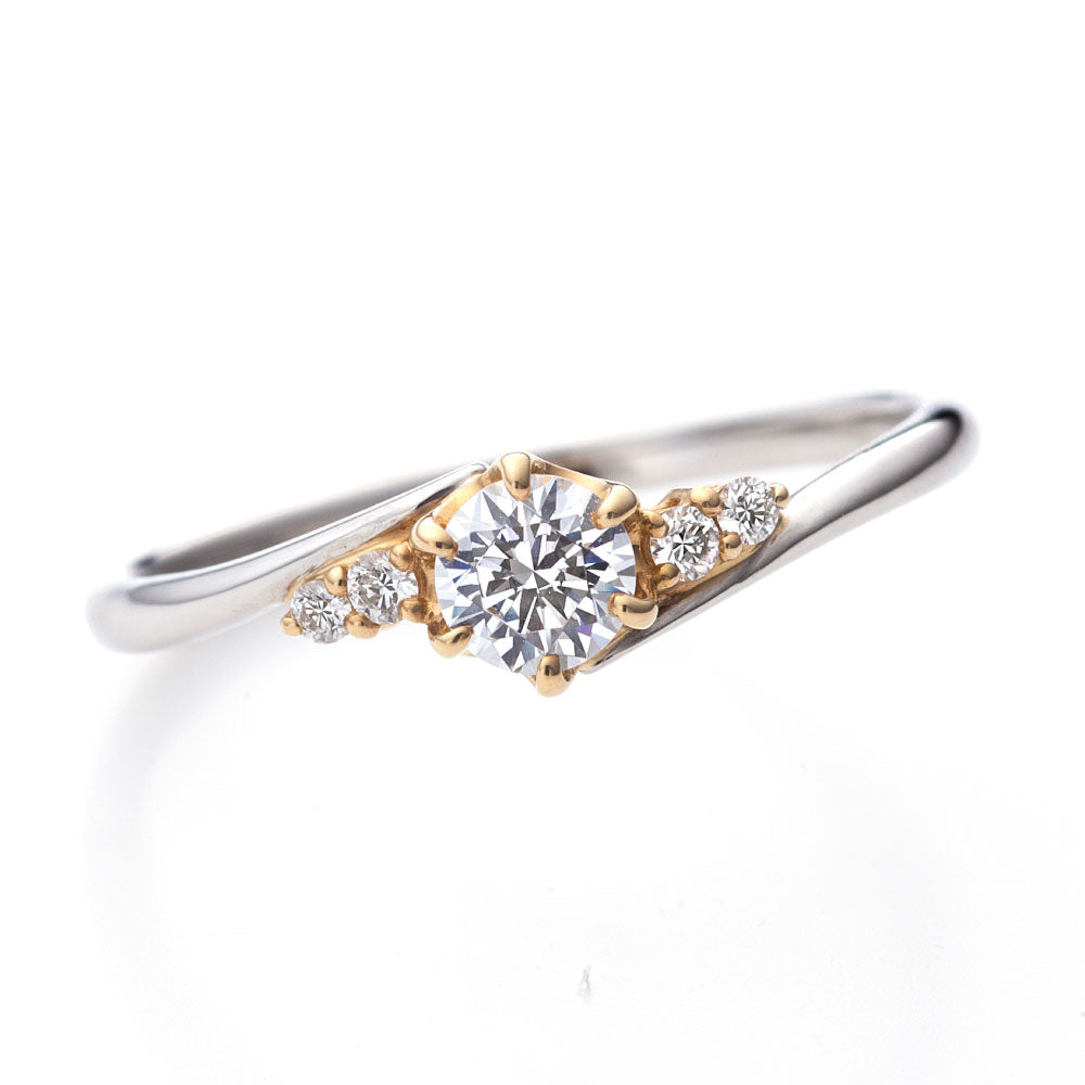 "AGLOBE JAPAN's lettet mitte bridal ring with lab-grown diamond in wave design.
Combination engagement ring in platinum and K18 pink gold（rose gold）.
Combination engagement ring with cute,unique and European texture."