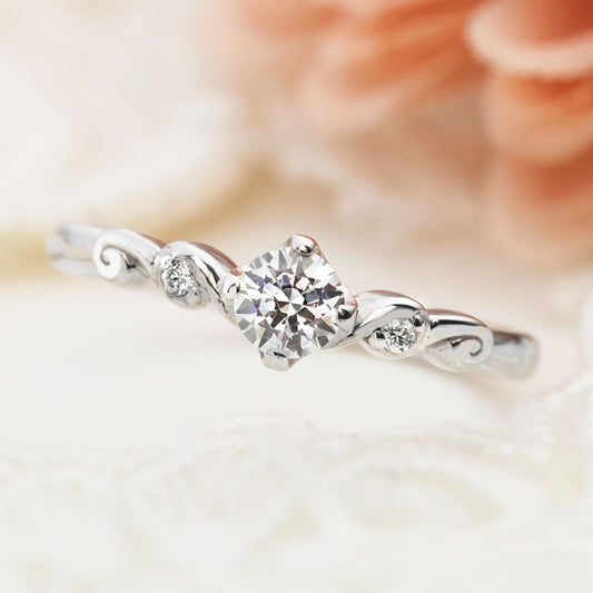 "AGLOBE JAPAN's vivage bridal ring with lab-grown diamond in Straight design.
Platinum900 engagement ring with Simple,standard and European texture."