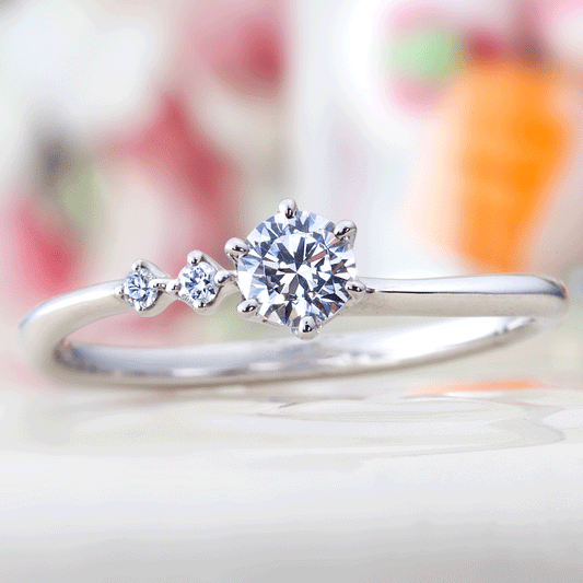 "AGLOBE JAPAN's Aimeroir bridal ring with lab-grown diamond in wave design.
Platinum900 engagement ring with cute,unique,simple and unique texture.
Platinum900 engagement ring with cute,unique,simple and standard texture."