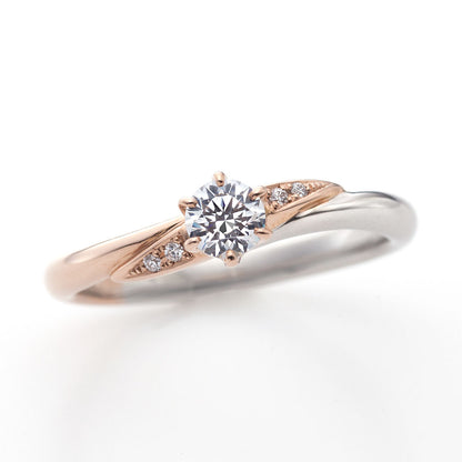 "AGLOBE JAPAN's Stel Giurare bridal ring with lab-grown diamond in wave design.
Combination engagement ring in platinum and K18 pink gold（rose gold）.
Combination engagement ring with standard ,European and luxury texture."