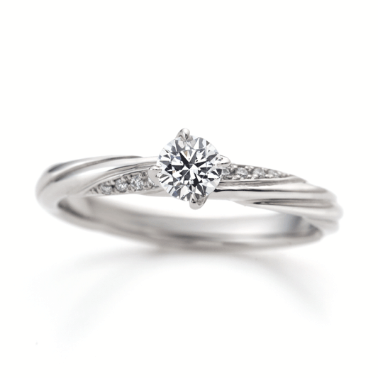 "AGLOBE JAPAN's ECTURO bridal ring with lab-grown diamond in Straight design.
Platinum900 engagement ring with antique and luxurytexture."