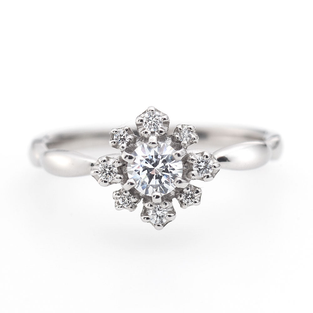 "AGLOBE JAPAN's vivage bridal ring with lab-grown diamond in Straight design.
Platinum900 engagement ring with Simple,standard and European texture."