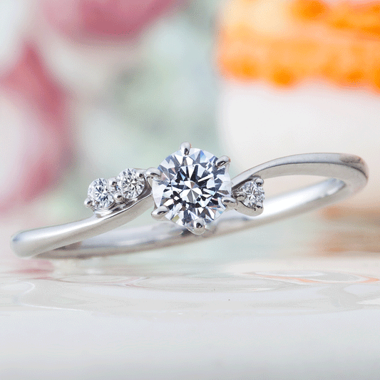 "AGLOBE JAPAN's Aimeroir bridal ring with lab-grown diamond in wave design.
Platinum900 engagement ring with cute,unique,simple and unique texture.
Platinum900 engagement ring with cute,unique,simple and standard texture."