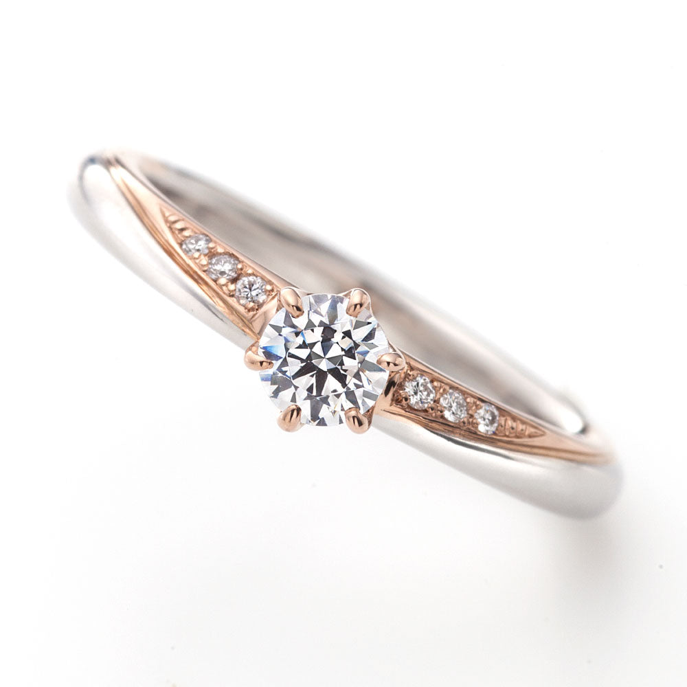 "AGLOBE JAPAN's Stel Giurare bridal ring with lab-grown diamond in Straight design.
Combination engagement ring in platinum and K18 pink gold（rose gold）.
Combination engagement ring with standard ,European and luxury texture."