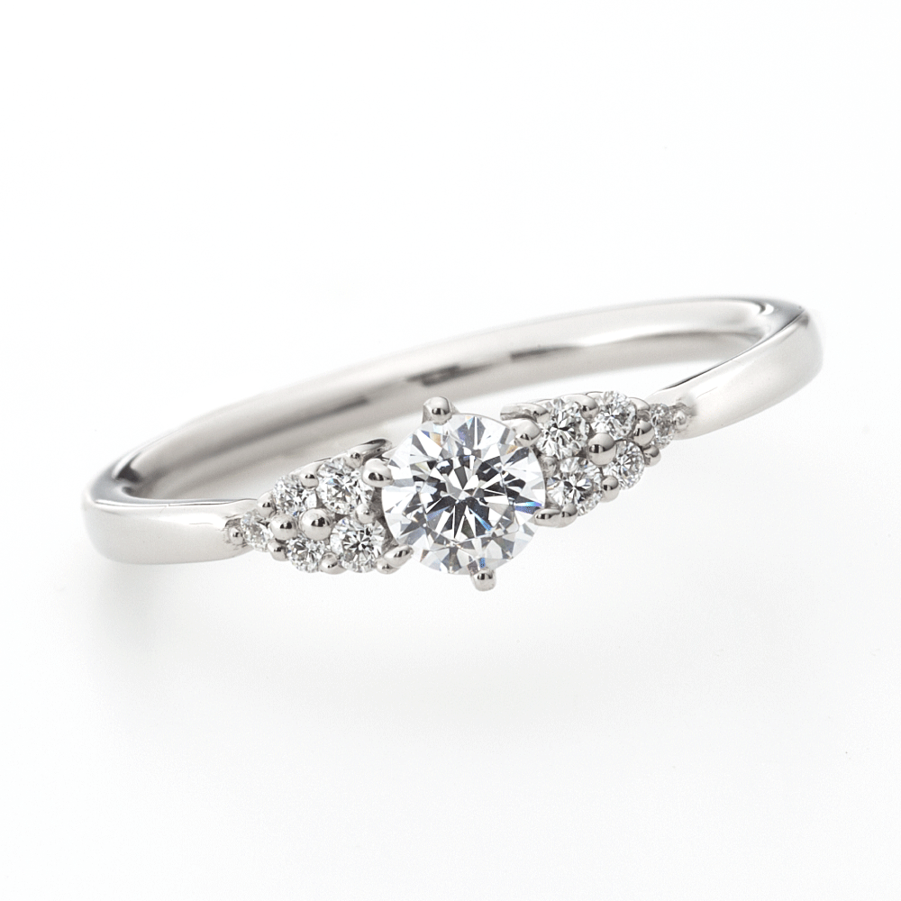 "AGLOBE JAPAN's Aimeroir bridal ring with lab-grown diamond in Straight design.
Platinum900 engagement ring with cute and simple texture."