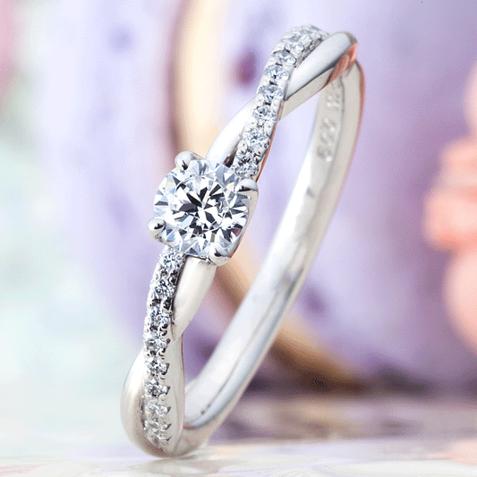 "AGLOBE JAPAN's Aimeroir bridal ring with lab-grown diamond in wave design.
Platinum900 engagement ring with cute,unique,simple and unique texture.
Platinum900 engagement ring with cute,unique,simple and standard texture."